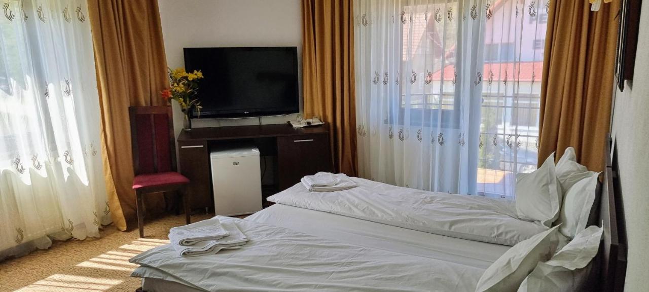 Pensiunea Emma Sîmbăta de Sus Exterior foto
